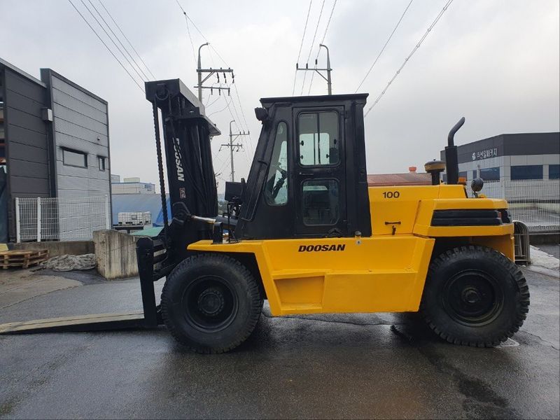 한효진님의 장터 판매 상품 [두산 10톤 디젤 중고지게차 자동발] 첨부 사진