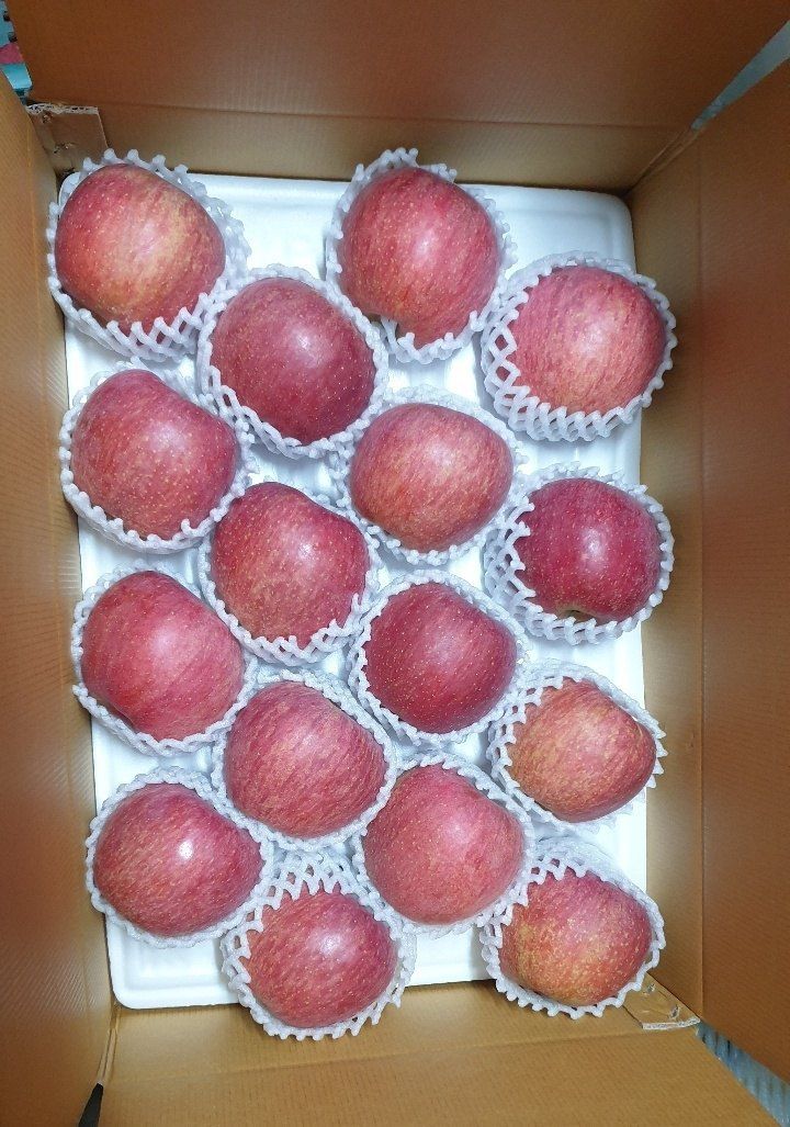 장터 상품 [청송꿀사과 정품 소과  중과 중대과 대과 5kg,10kg] 썸네일