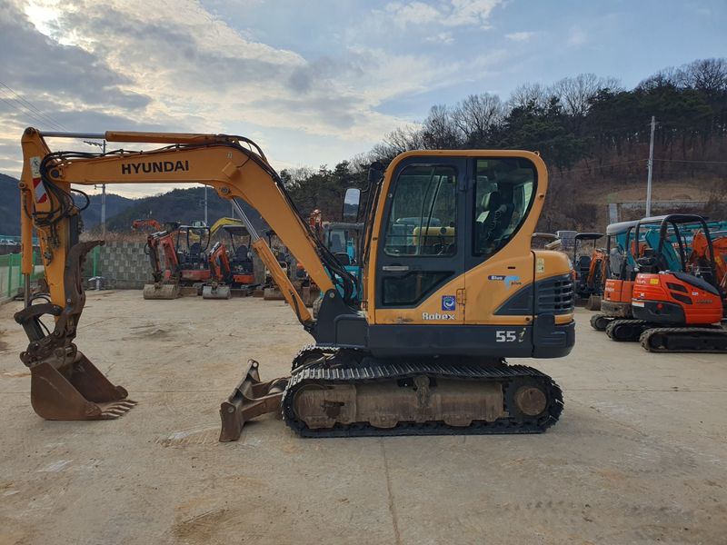 장터 상품 [중고굴삭기 현대R55i코끼리집게 장착 2014년식] 썸네일