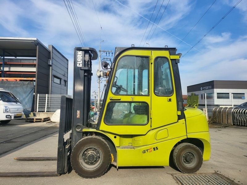 한효진님의 장터 판매 상품 [삼성 2.5톤 자동발 디젤 중고지게차 ] 첨부 사진