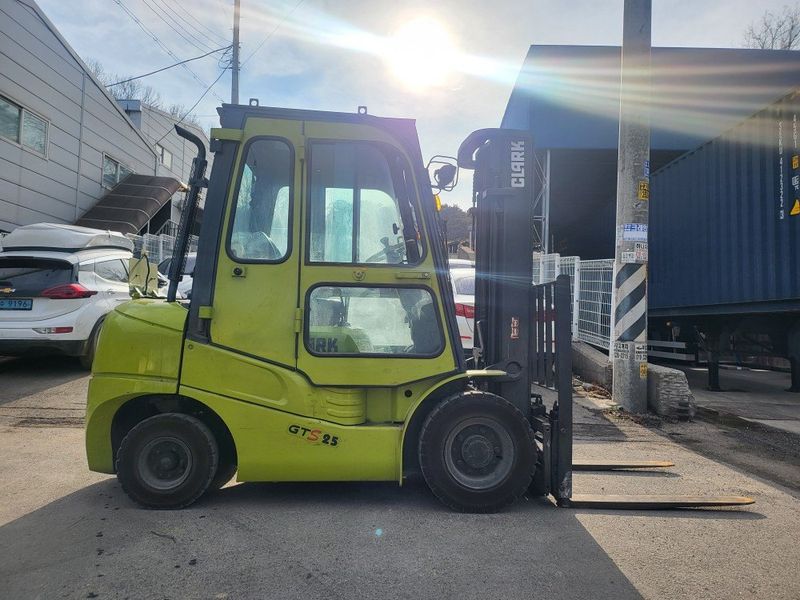 한효진님의 장터 판매 상품 [삼성 2.5톤 자동발 디젤 중고지게차 ] 첨부 사진