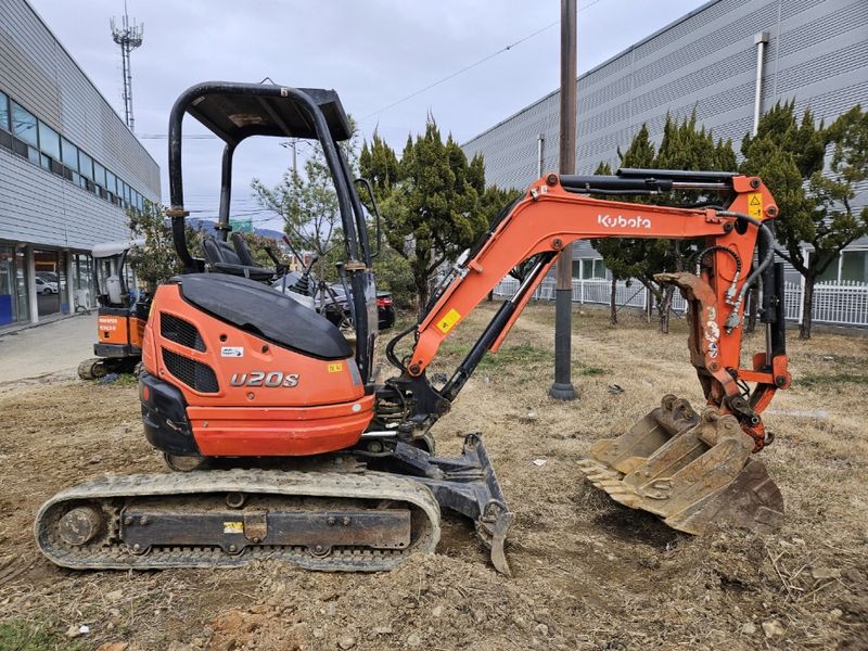 장터 상품 [2톤급 중고미니굴삭기 구보다U20 코끼리집게 저가동] 썸네일