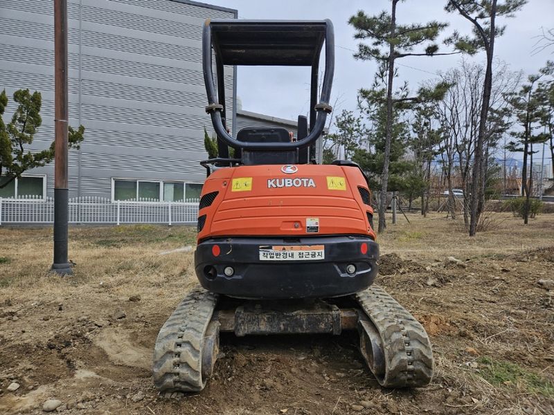 중고굴삭기 김동윤님의 장터 판매 상품 [2톤급 중고미니굴삭기 구보다U20 코끼리집게 저가동] 첨부 사진