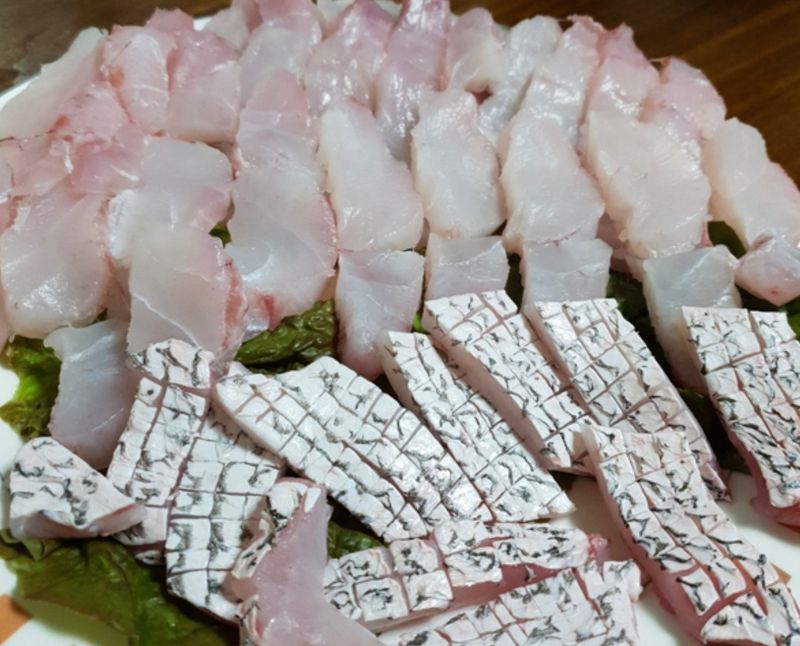 장터 상품 [자연산 민어회 민어한마리(3.5kg) 민어부레,민어머리,뼈 같이 배송] 썸네일