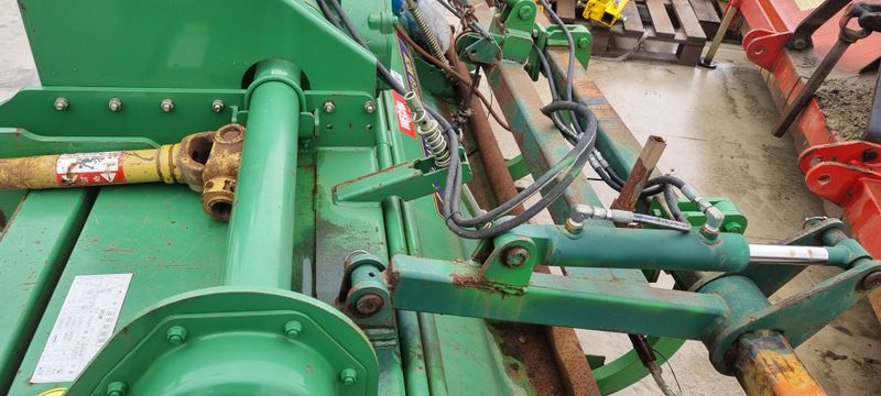 종대님의 장터 판매 상품 [로타리에있는속배토기와유제살포기불스비닐피복기750만원] 첨부 사진