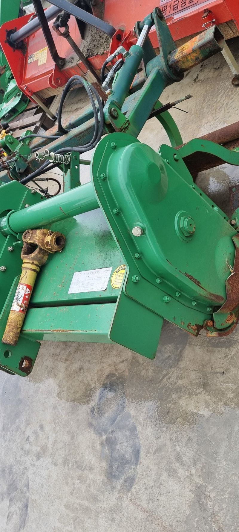 종대님의 장터 판매 상품 [로타리에있는속배토기와유제살포기불스비닐피복기750만원] 첨부 사진