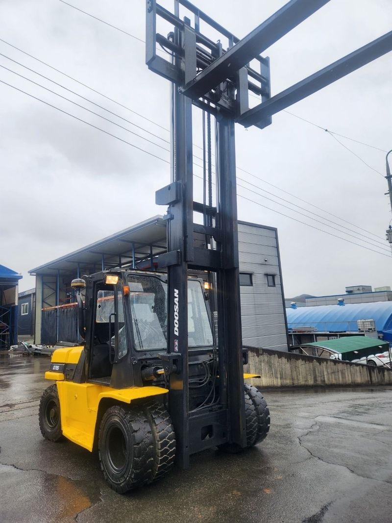 한효진님의 장터 판매 상품 [두산 7톤 하이마스트 자동발 디젤 중고지게차 ] 첨부 사진