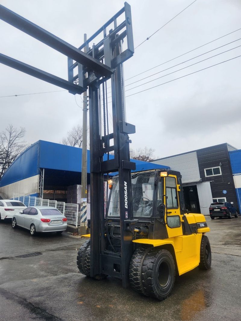 한효진님의 장터 판매 상품 [두산 7톤 하이마스트 자동발 디젤 중고지게차 ] 첨부 사진