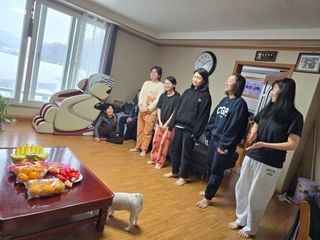 김영철님의 함께 일하는 동료는 몇명인가요? · 참여글 작성글 사진