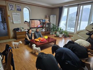 김영철님의 함께 일하는 동료는 몇명인가요? · 참여글 작성글 사진