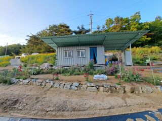 최정이님의 함께 일하는 동료는 몇명인가요? · 참여글 작성글 사진