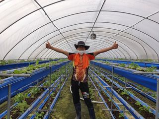 권혁태 님의 함께 일하는 동료는 몇명인가요? · 참여글 작성글 사진