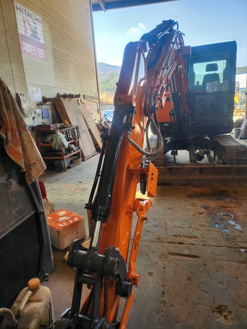 장터 상품 [무서류 중고굴삭기 두산DX55코집] 썸네일