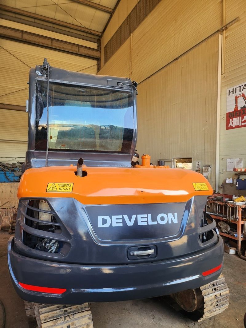 중고굴삭기 김동윤님의 장터 판매 상품 [무서류 중고굴삭기 두산DX55코집] 첨부 사진