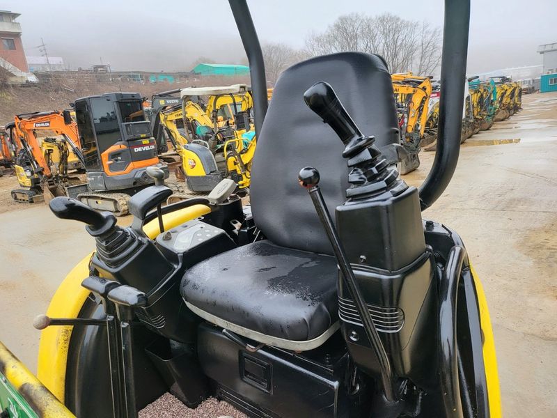 중고굴삭기 김동윤님의 장터 판매 상품 [2톤급중고미니굴삭기] 첨부 사진