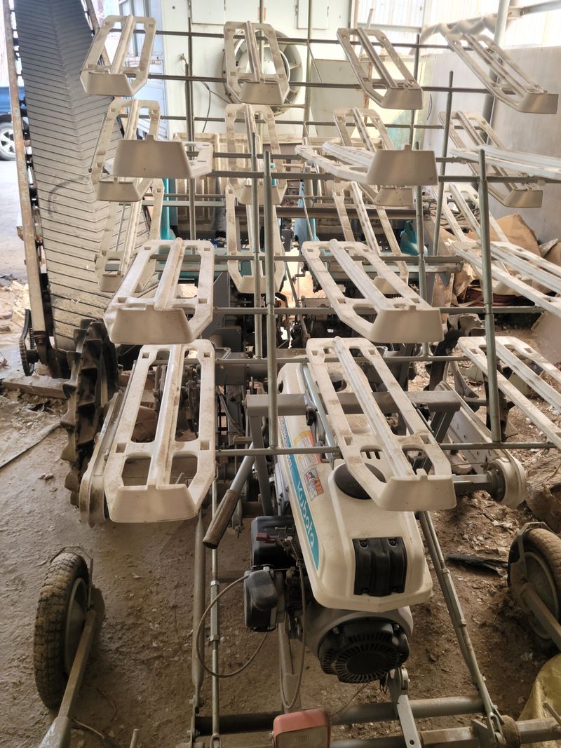 황현호님의 장터 판매 상품 [구보다 양파 이식기 불스 피복기 트레이] 첨부 사진