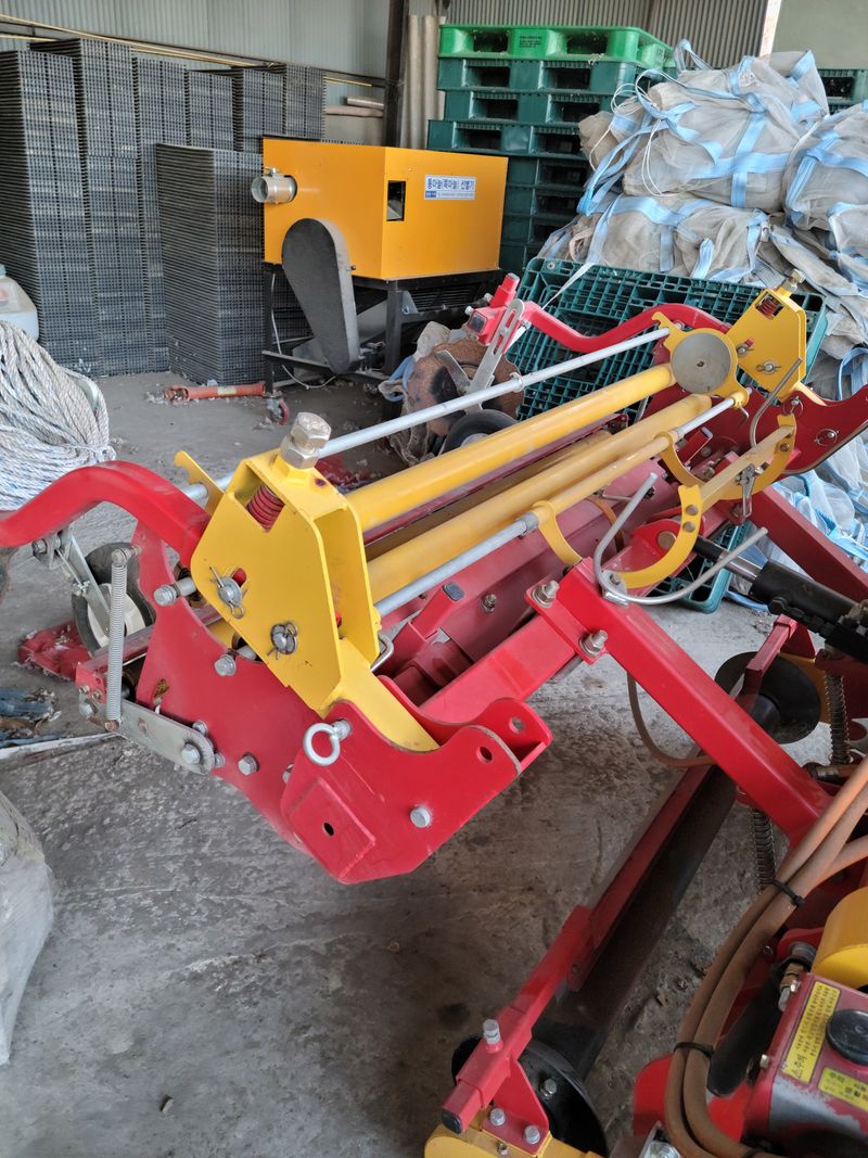 황현호님의 장터 판매 상품 [구보다 양파 이식기 불스 피복기 트레이] 첨부 사진