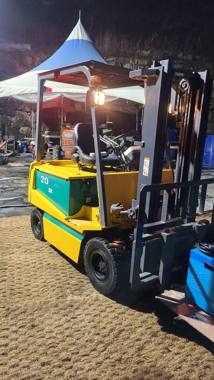 장터 상품 [코마츠전동2톤지게차] 썸네일