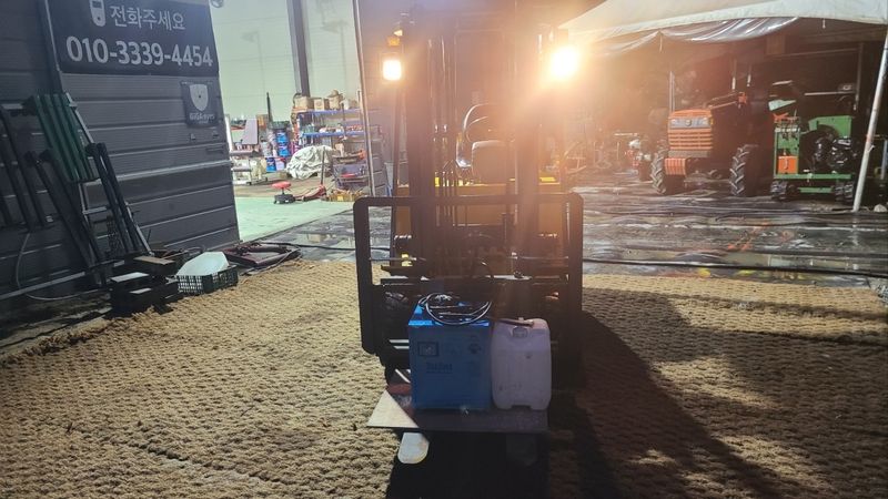 일개미(4454)님의 장터 판매 상품 [코마츠전동2톤지게차] 첨부 사진