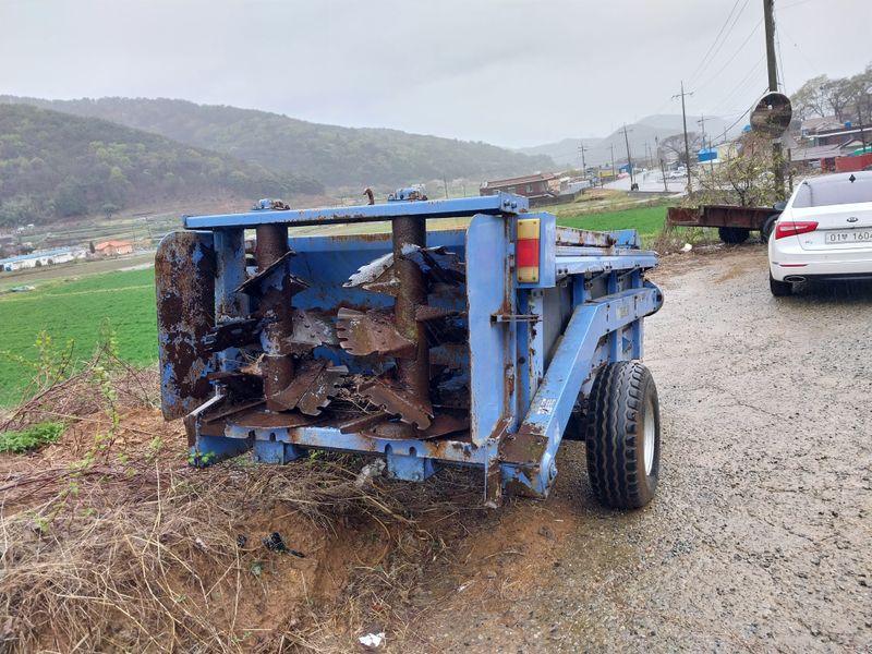 홀곡찬바람님의 장터 판매 상품 [퇴비살포기 ] 첨부 사진