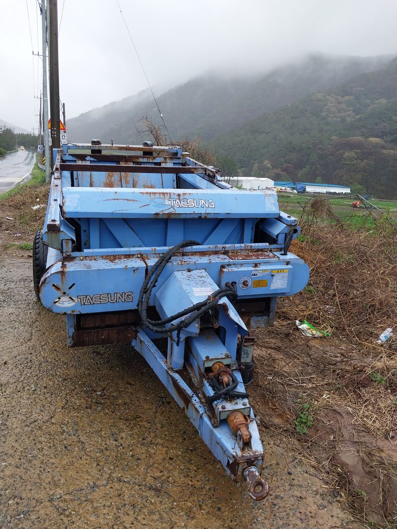 홀곡찬바람님의 장터 판매 상품 [퇴비살포기 ] 첨부 사진
