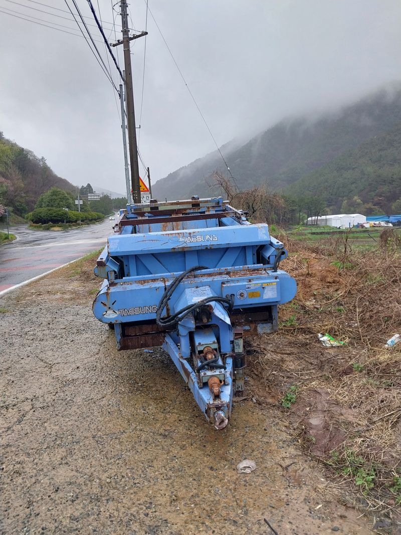 홀곡찬바람님의 장터 판매 상품 [퇴비살포기 ] 첨부 사진