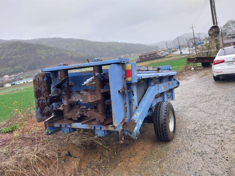 홀곡찬바람님의 장터 판매 상품 [퇴비살포기 ] 첨부 사진
