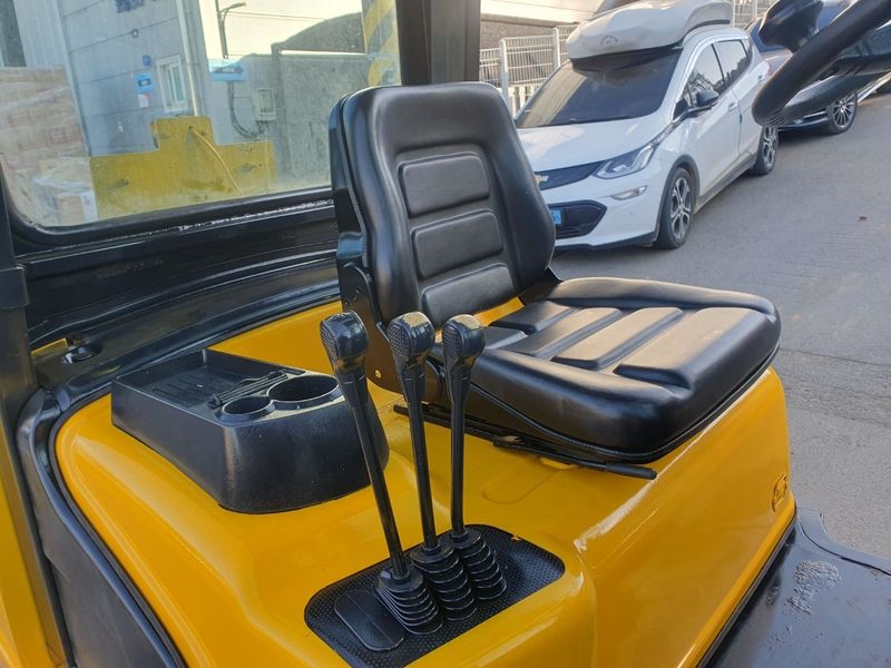 한효진님의 장터 판매 상품 [현대 디젤2.5톤 중고지게차 ] 첨부 사진