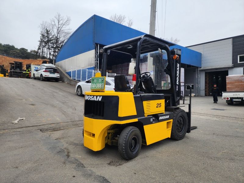 한효진님의 장터 판매 상품 [저렴한 중고지게차 두산 디젤2.5톤 ] 첨부 사진