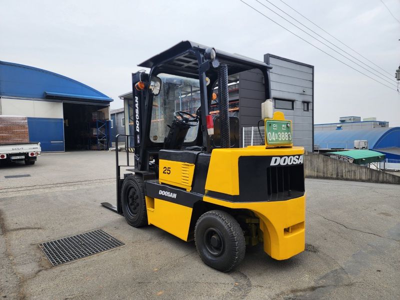 한효진님의 장터 판매 상품 [저렴한 중고지게차 두산 디젤2.5톤 ] 첨부 사진