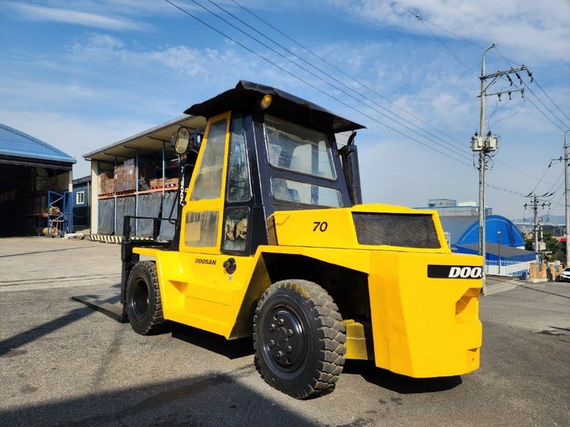 한효진님의 장터 판매 상품 [저렴한 중고지게차 두산 디젤7톤 자동발] 첨부 사진