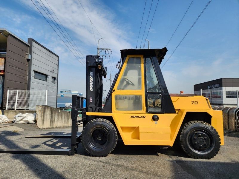 한효진님의 장터 판매 상품 [저렴한 중고지게차 두산 디젤7톤 자동발] 첨부 사진