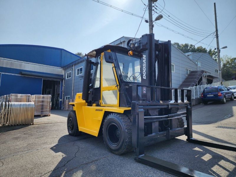 한효진님의 장터 판매 상품 [저렴한 중고지게차 두산 디젤7톤 자동발] 첨부 사진