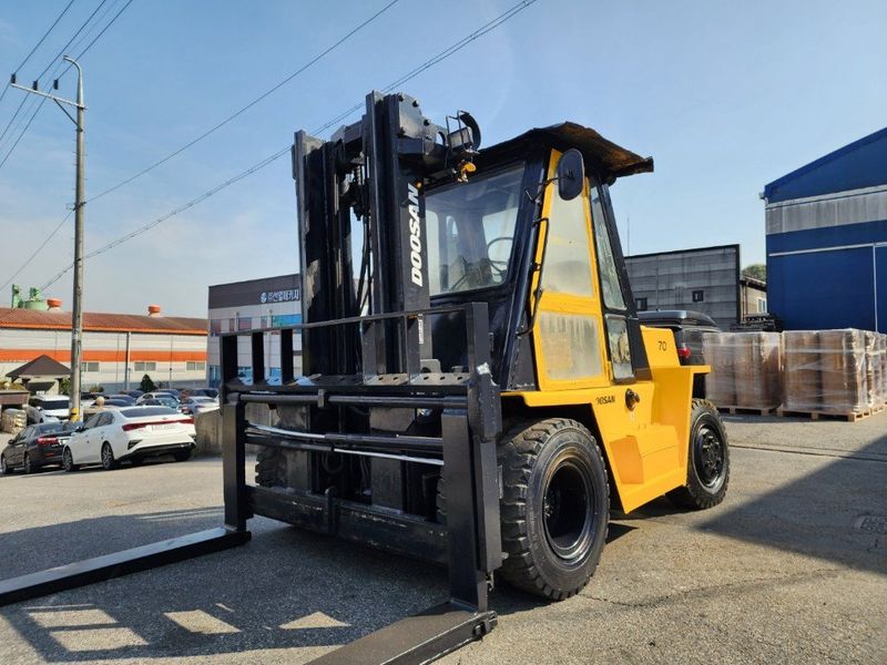 한효진님의 장터 판매 상품 [저렴한 중고지게차 두산 디젤7톤 자동발] 첨부 사진