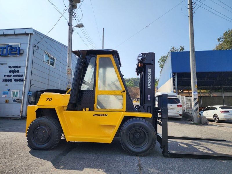 한효진님의 장터 판매 상품 [저렴한 중고지게차 두산 디젤7톤 자동발] 첨부 사진