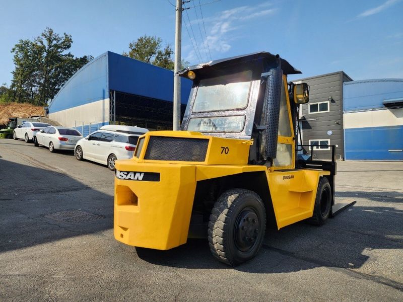 한효진님의 장터 판매 상품 [저렴한 중고지게차 두산 디젤7톤 자동발] 첨부 사진