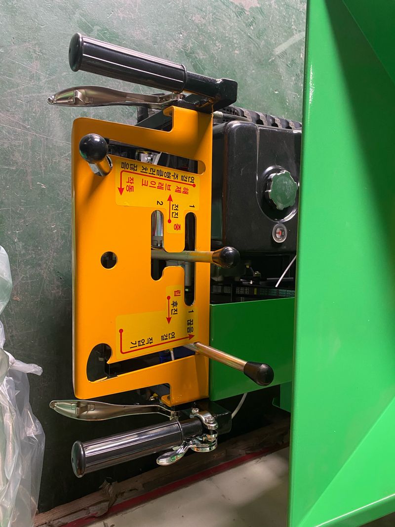 박정근님의 장터 판매 상품 [궤도형 잔가지 파쇄기] 첨부 사진