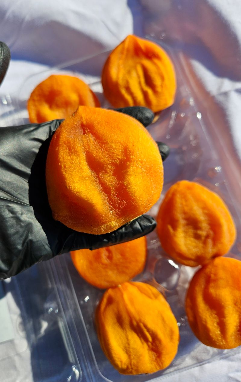 윤블리네님의 장터 판매 상품 [대봉반건시 16구(8구x2팩)] 첨부 사진