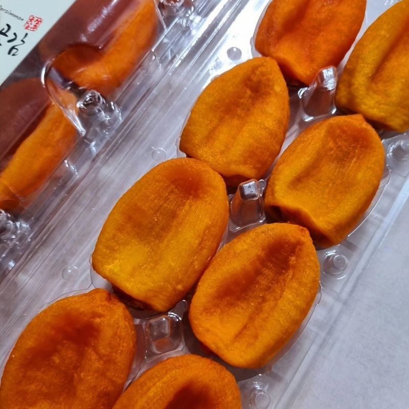 윤블리네님의 장터 판매 상품 [대봉반건시 16구(8구x2팩)] 첨부 사진