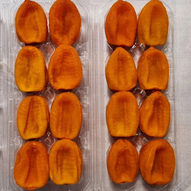 윤블리네님의 장터 판매 상품 [대봉반건시 16구(8구x2팩)] 첨부 사진