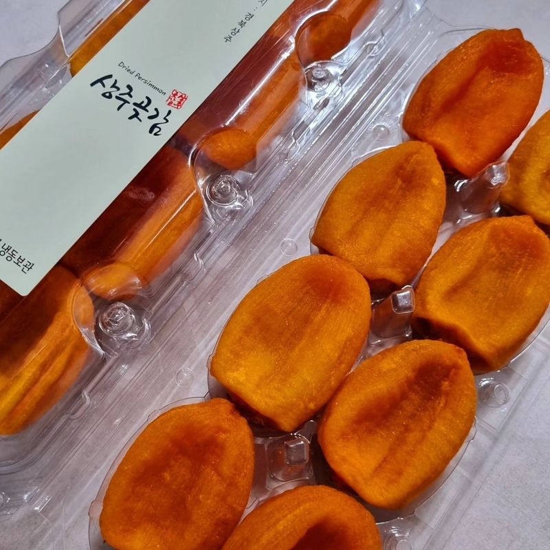 윤블리네님의 장터 판매 상품 [대봉반건시 16구(8구x2팩)] 첨부 사진