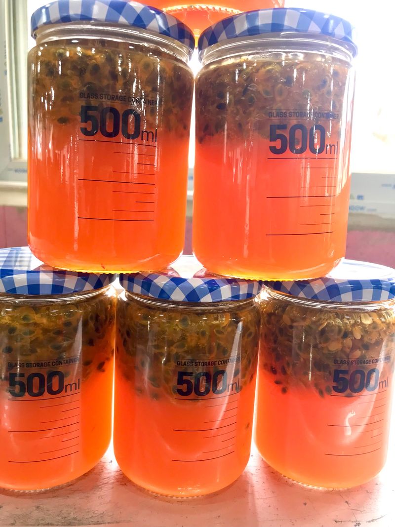 장터 상품 [직접 재배한 과일로 만든 수제 백향과 청 500mL] 썸네일