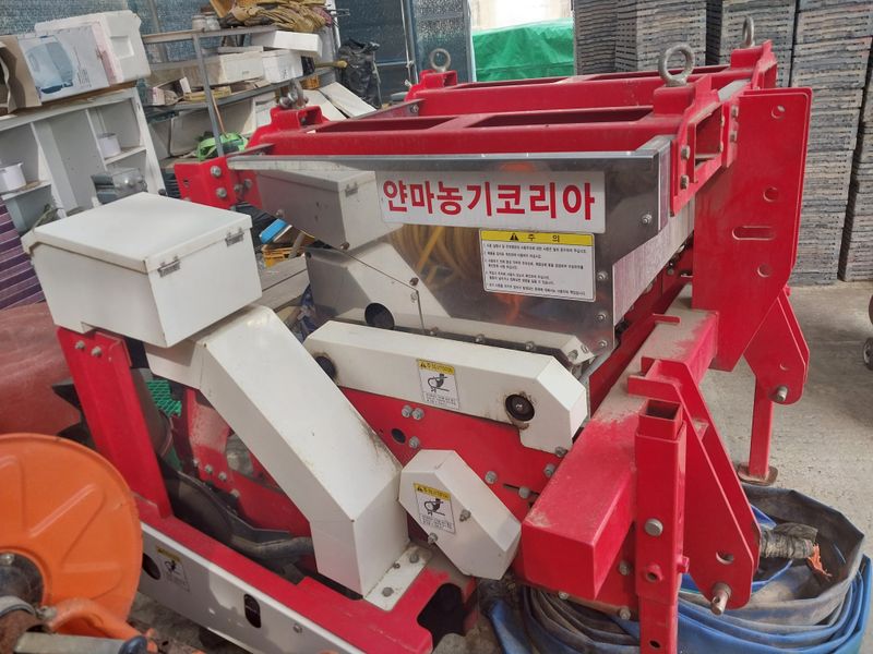 장터 상품 [터렉터 마늘파종기 ] 썸네일