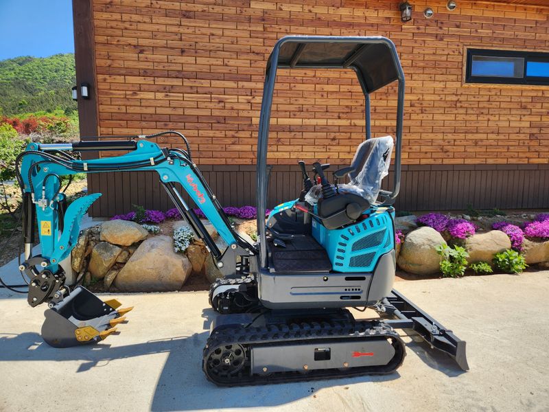 장터 상품 [이세아구보다1.5미니포크레인새제품] 썸네일