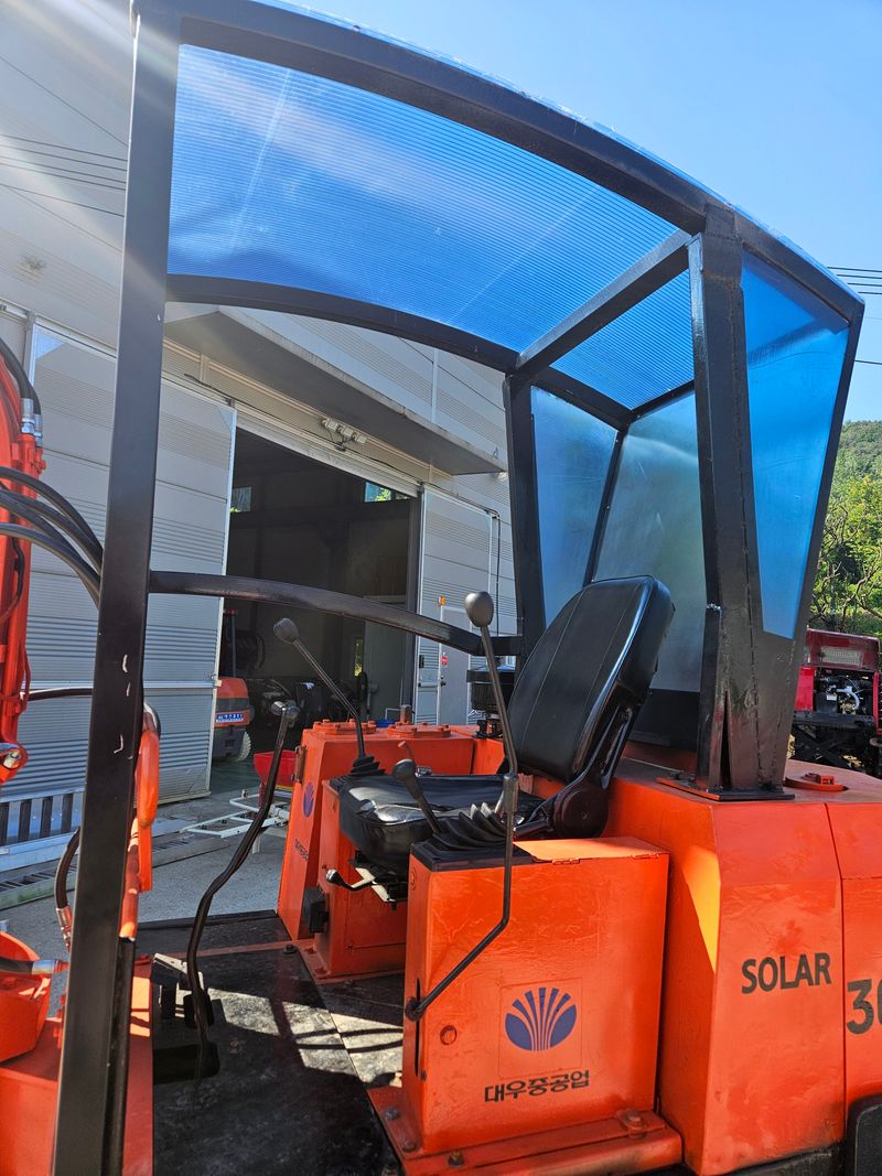 신지안님의 장터 판매 상품 [대우솔라 3톤미니 포크레인판매합니다] 첨부 사진
