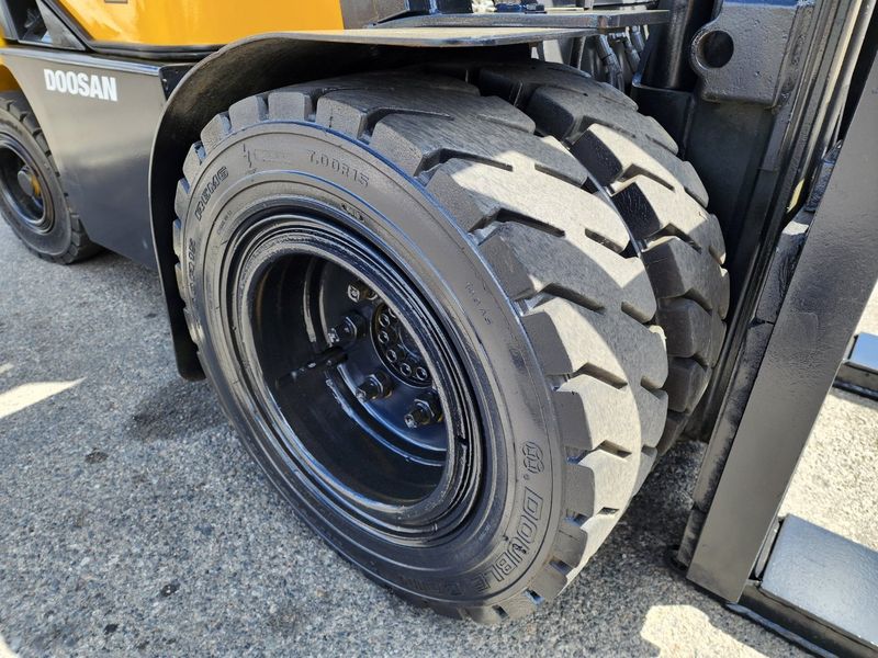 한효진님의 장터 판매 상품 [두산 노랭이 3톤 디젤 중고지게차 (더블타이어,습식브레이크)] 첨부 사진