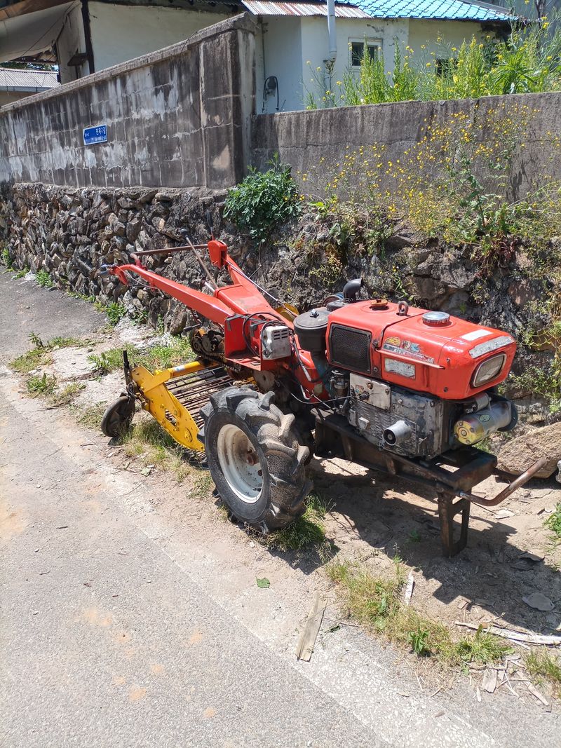 김문규님의 장터 판매 상품 [작물수확기와 경운기] 첨부 사진