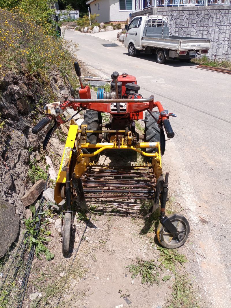 김문규님의 장터 판매 상품 [작물수확기와 경운기] 첨부 사진