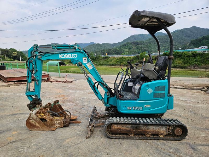 장터 상품 [중고미니굴삭기 풀셋코벨코SK17] 썸네일