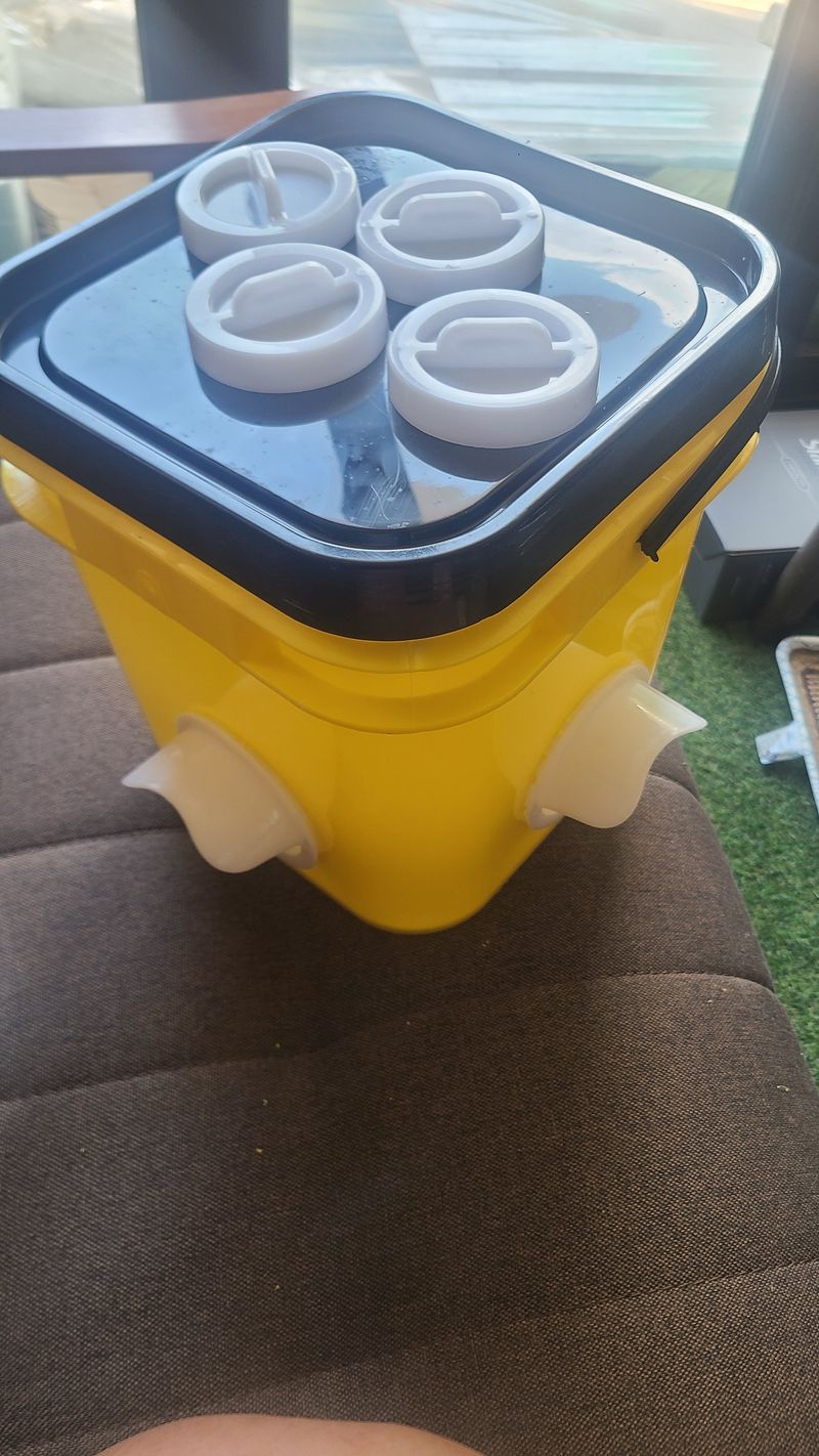 봉주르님의 장터 판매 상품 [10리터 닭사료 급여기 ] 첨부 사진